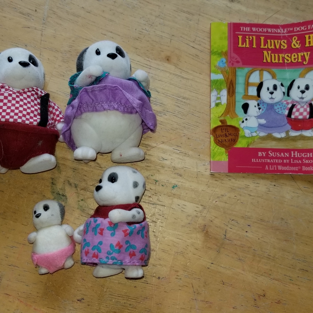 Lil Woodzeez Woofwinkle Dog Family